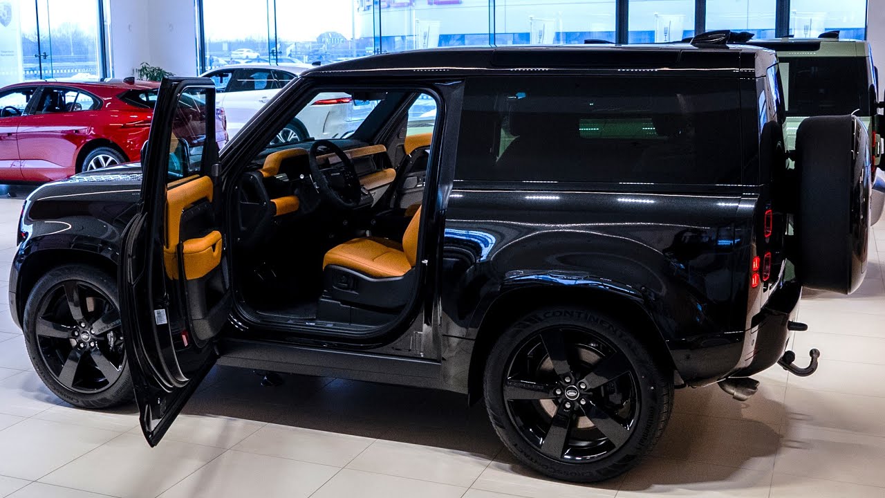 2025 Black Land Rover Defender 90 V8 - Візуальний Огляд 4K