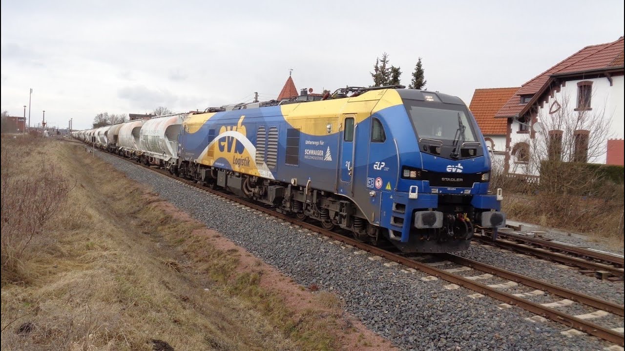 Mit 3000 Tonnen durch den Bahnhof Baalberge