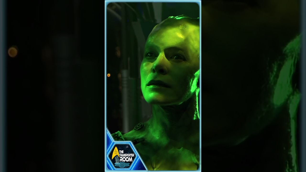 USS Voyager Enters the Borg Nebula in 4K 