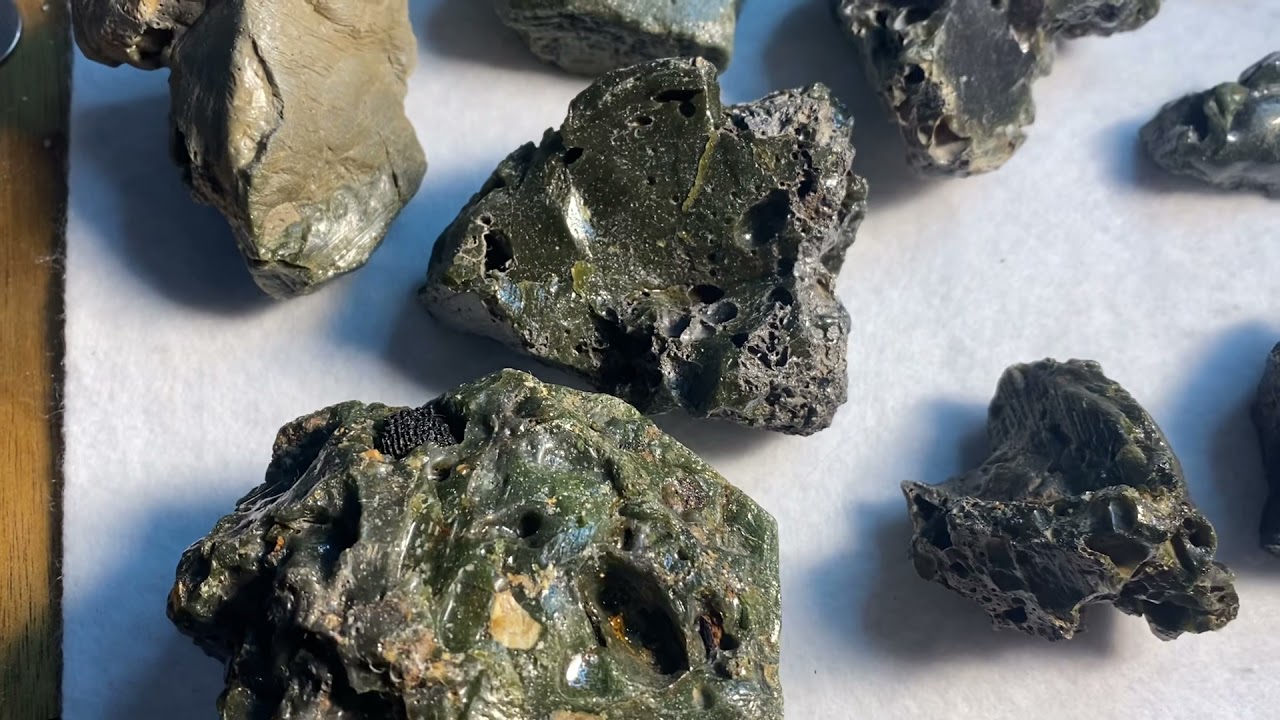 Obsidian vs slag glass
