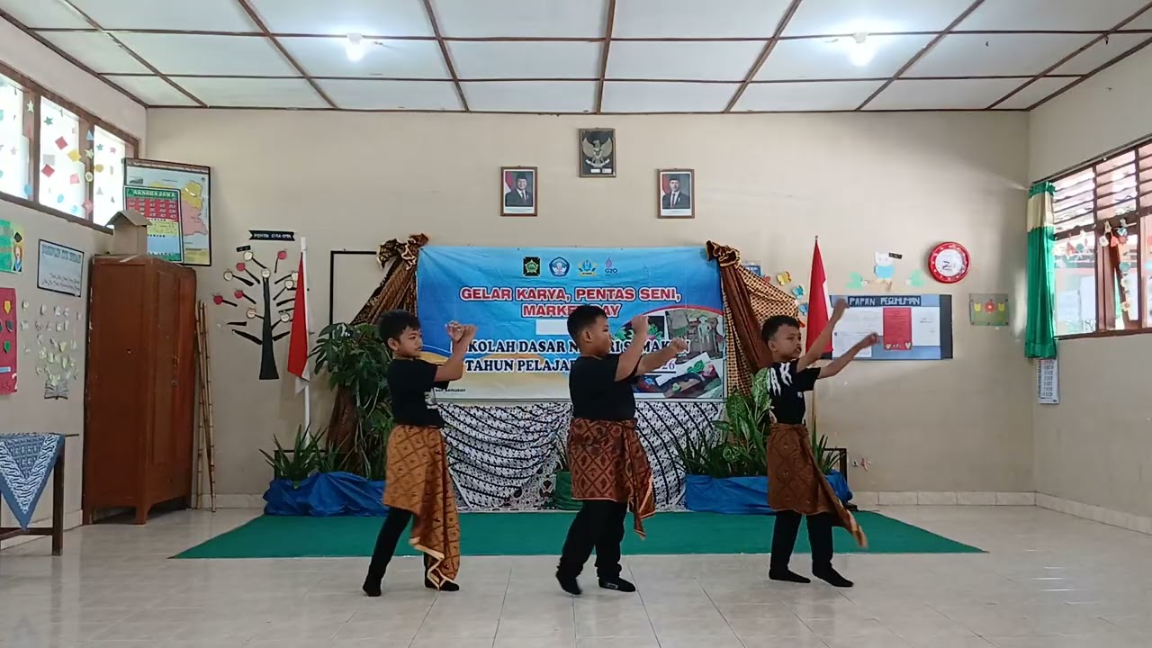 Gelar Karya, Pentas Seni, dan Market Day - Pentas Tari Kelas II Putra - 2025-12-17 SD Negeri Semaken