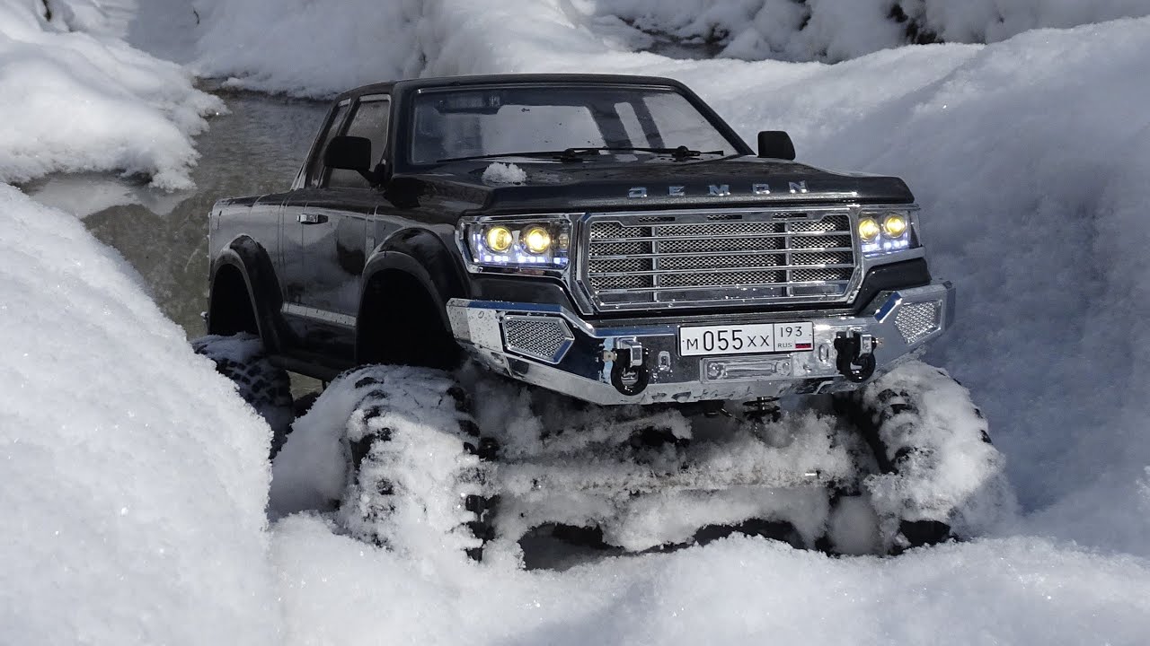 Cross-RC EMO AT4V Pick-up 1:10 Scale RC Crawler - Snow testing & Black Sea coast scenery compilation