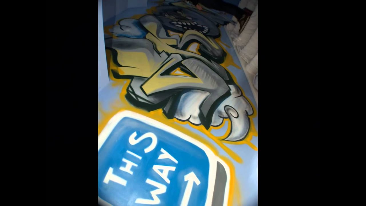 LOUIS' ROOM GETS TATTOOED