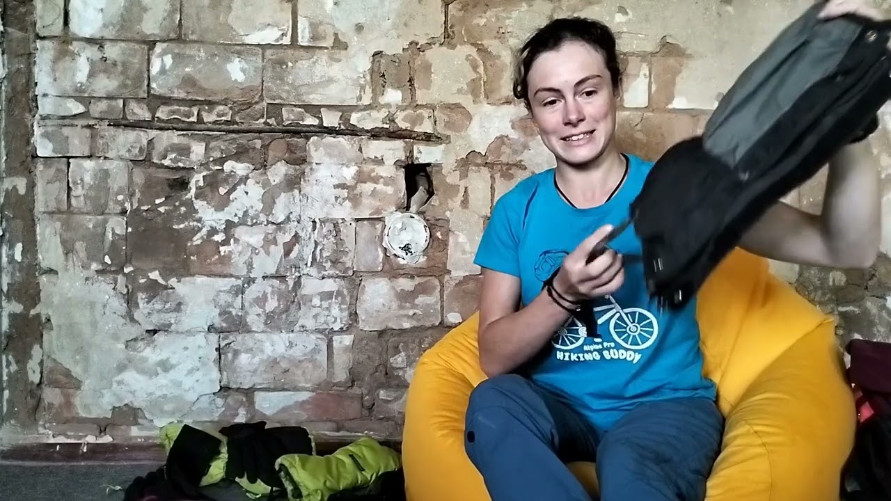 Як одягатись в зимові гори? Огляд одягу і взуття для багатоденної роботи в високогір'ї Карпат