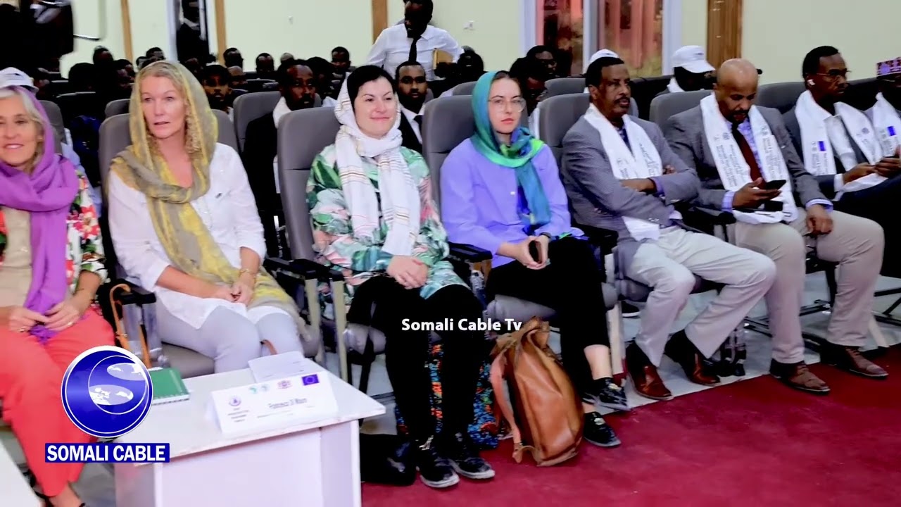 Wadada isku xirta magaalooyinka Dhuusamareeb iyo Qaradhi oo la dhagax dhigay iyo masuuliyiin