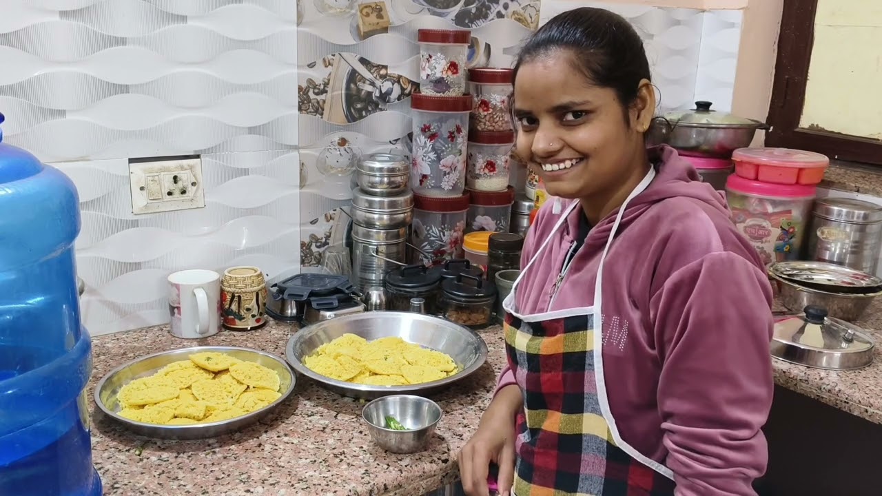 अम्मा जी ढोकला खा के खुश हो गई बहुत।😂🤣😋😋