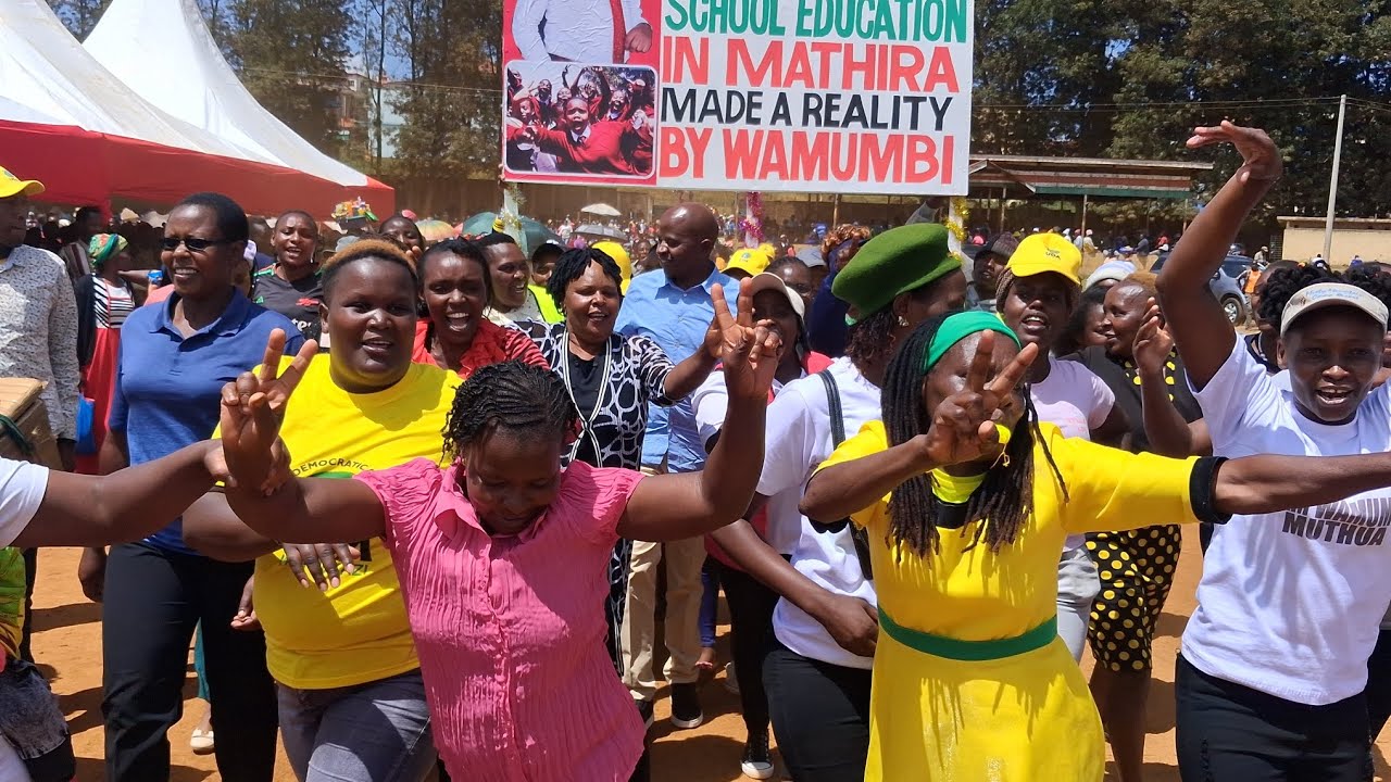 Wamumbi kwamukirwo na Nyimbo na Nduhiu ni aini nguthi a kigooco hindi ya igongona riake ria masomo..