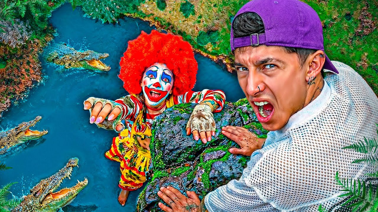 Мы сбросили няню-клоуна с оврага! *Её съели ☠️*