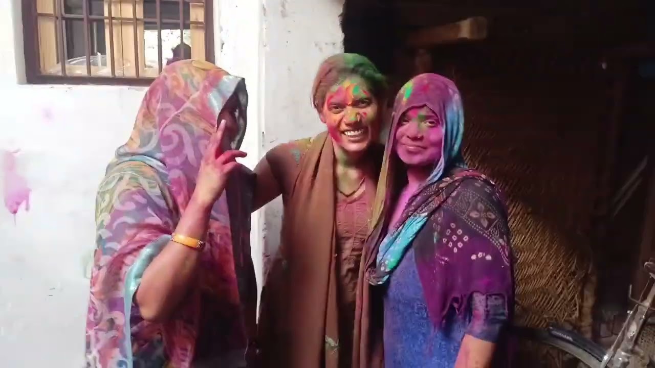 गांव में ऐसे खेली जाती है होली घरवाली और साली के साथ जबरदस्त मस्ती भरी होली