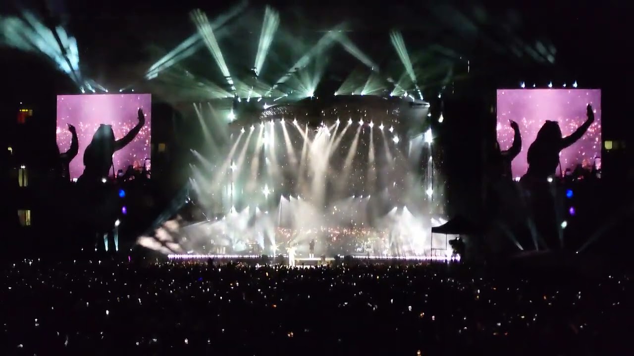 Robbie Williams - Angels - Emirates Stadium London - 06/06/2025