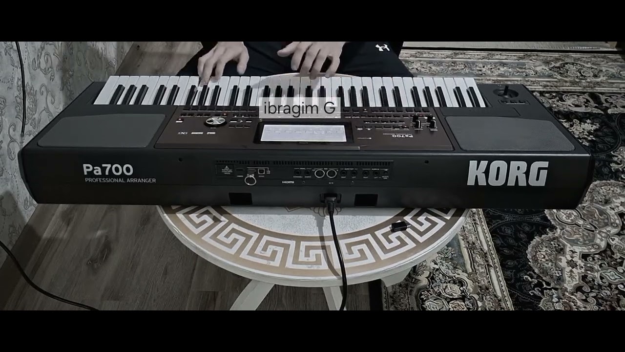KORG PA 700
