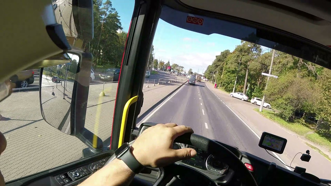 Fire truck responding in Tallinn (Nõmme 11)