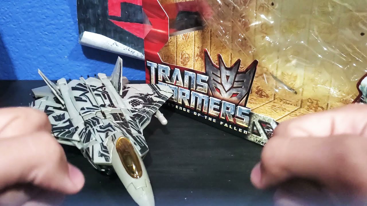 TRANSFORMERS ROTF VOYAGER CLASS STARSCREAM TOY REVIEW