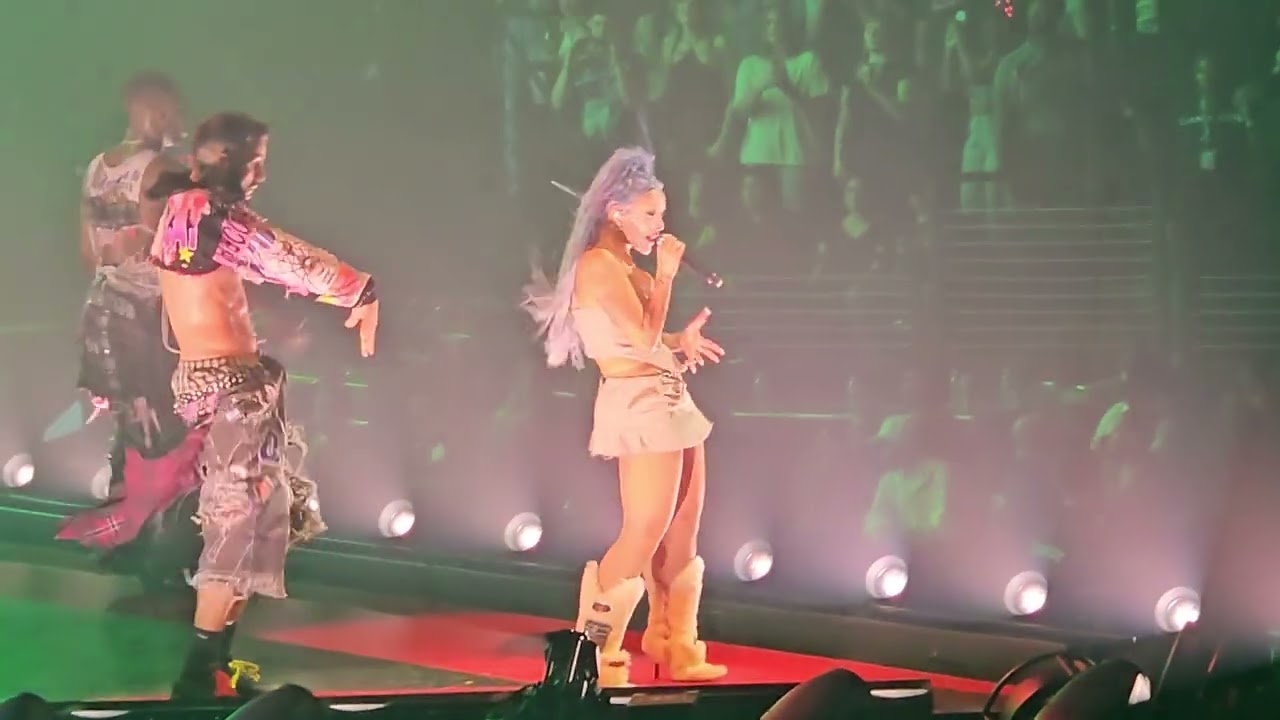 Kiss Me More | Doja Cat Live In Minneapolis MN 12/07/23