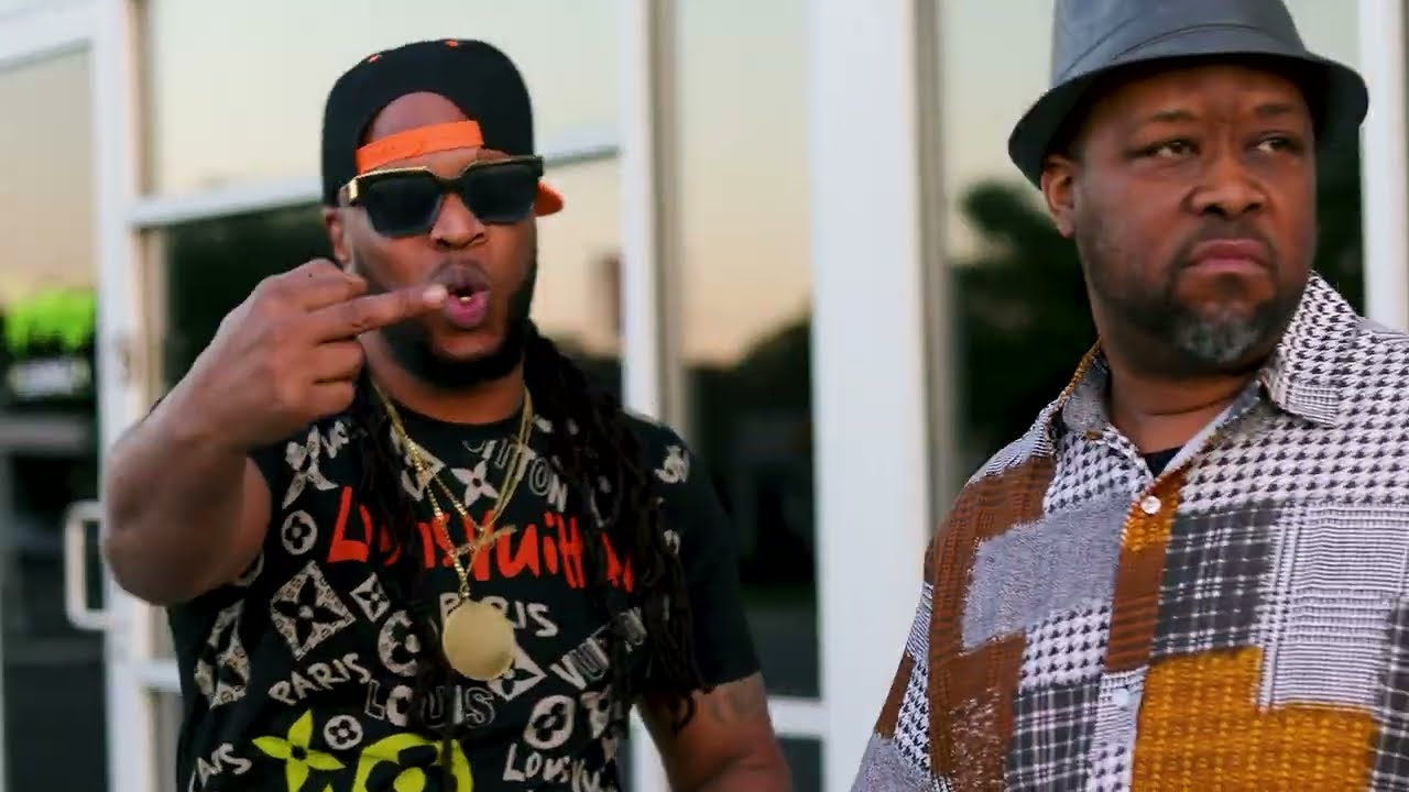 LIVING  LYFE  OFFICIAL VIDEO PRODUCED By EASTENDMUSIK