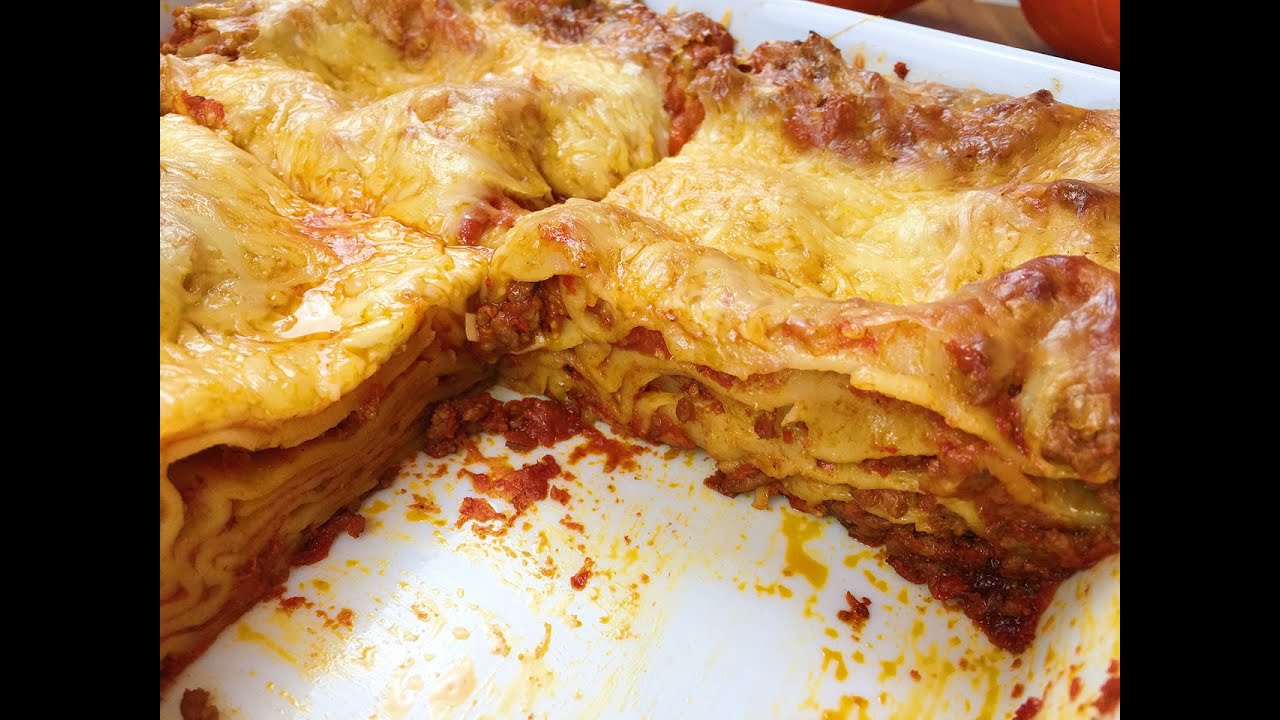 Einfache Lasagne mit Tomaten Hackfleischsauce / Tomatensauce