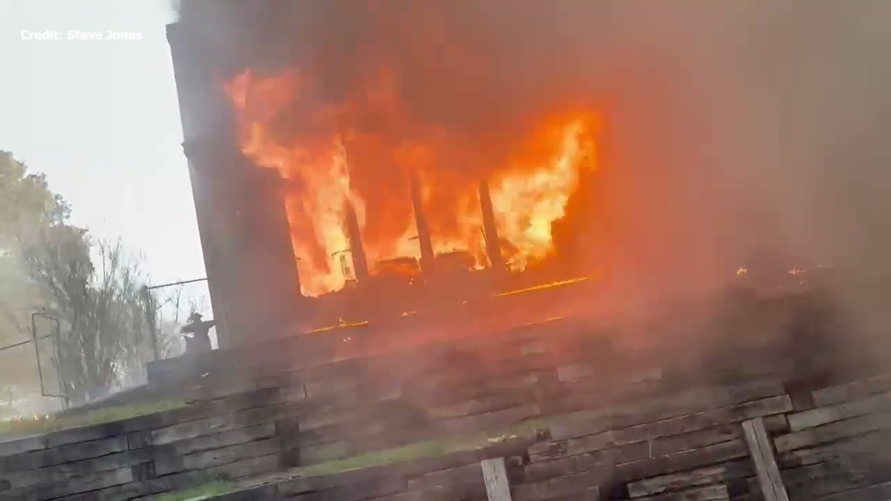 WATCH: House fire in DeSoto leaves 2 people dead