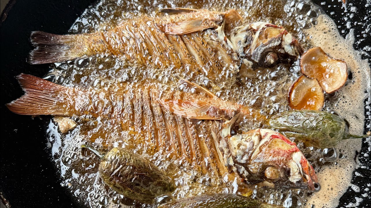 Vamos a freír pargos en el disco a falta de Mariskero tenemos que ponernos a cocinar 