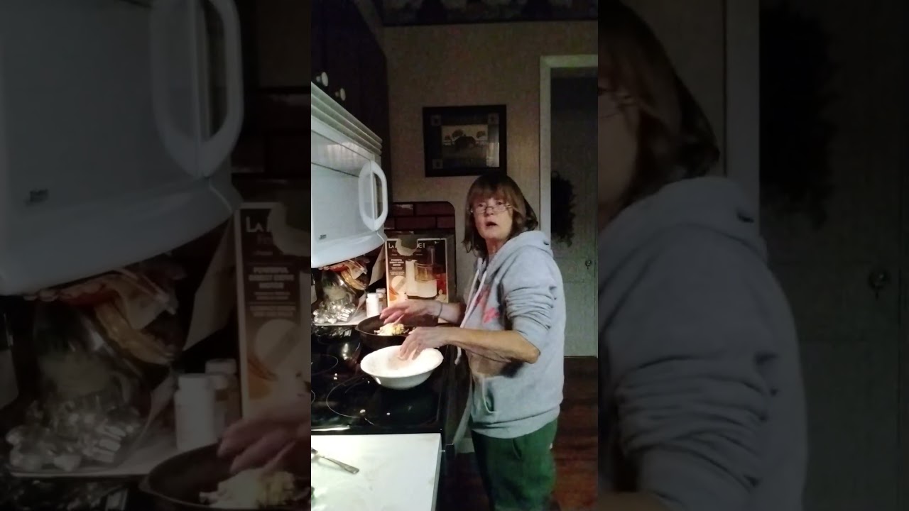 крабовые котлеты и запеченный картофель