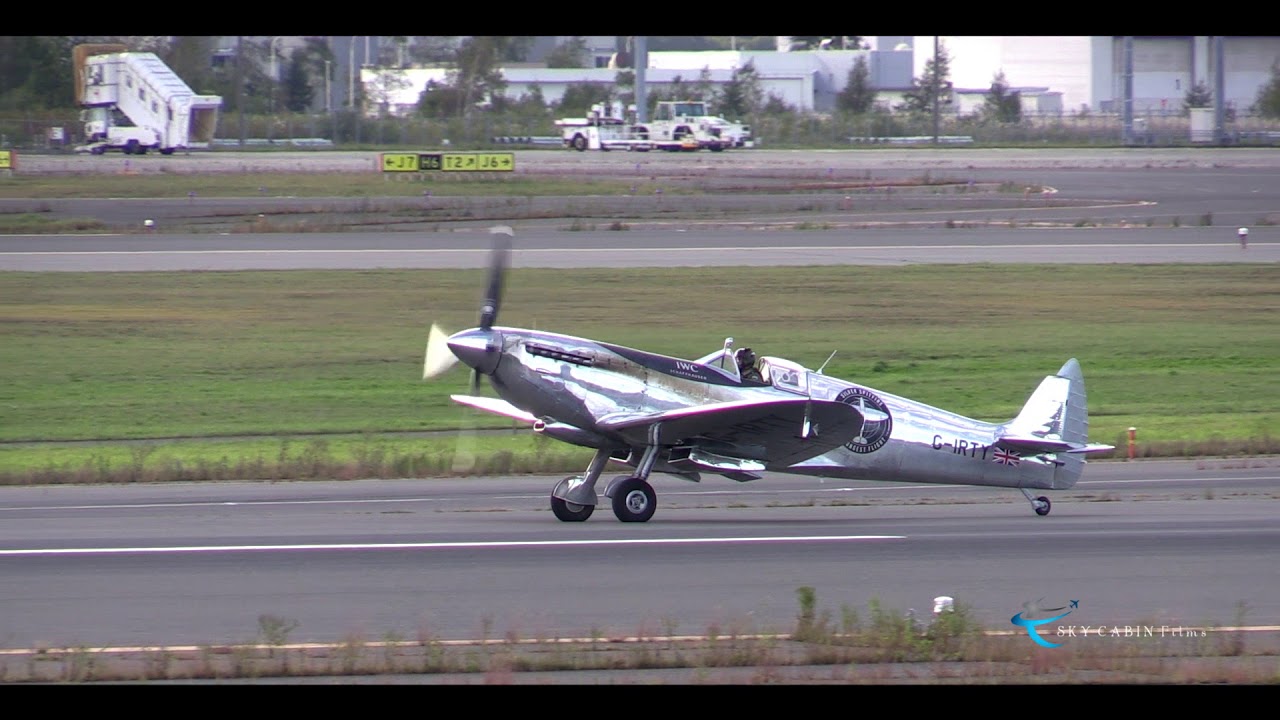 Silver Spitfire - Welcome to Japan!! - Supermarine 361 Spitfire LF9C G-IRTY