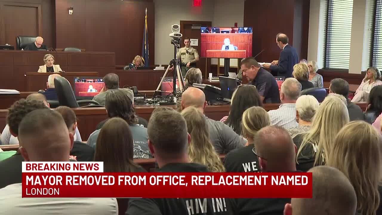 City council votes to remove Ky. mayor; replacement named