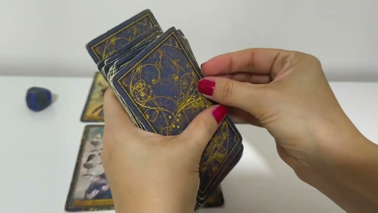 AMOR - O QUE PENSA, SENTE E PRETENDE FAZER??? #tarot #baralhocigano 