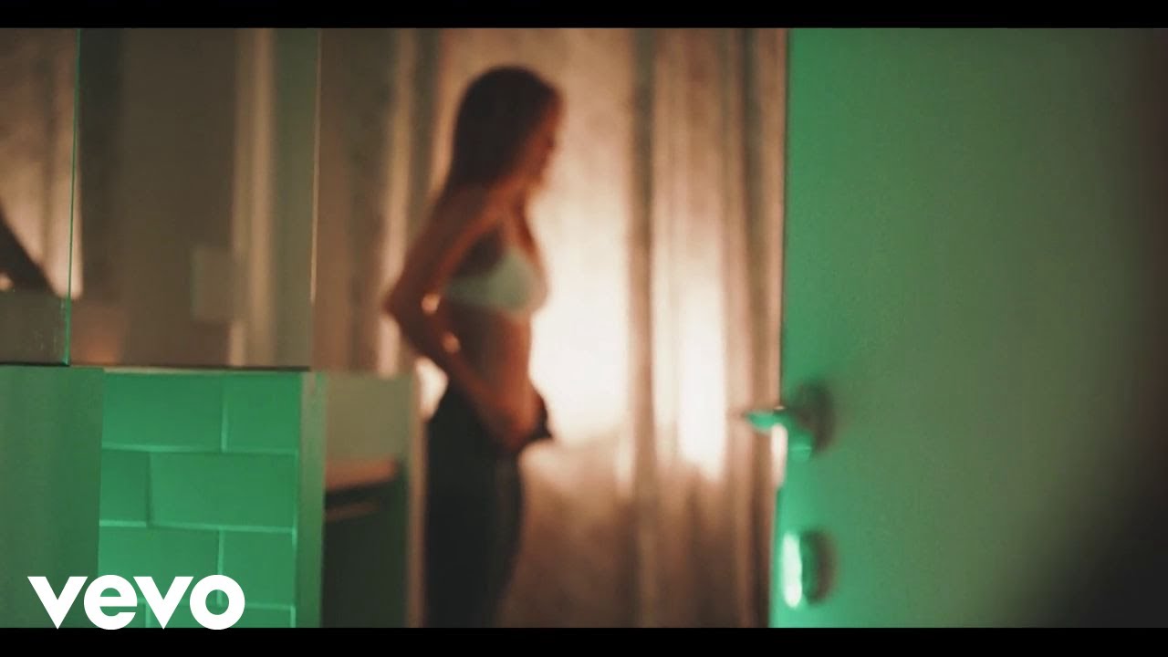 Denis & Denis - Voli Me Još Ovu Noć