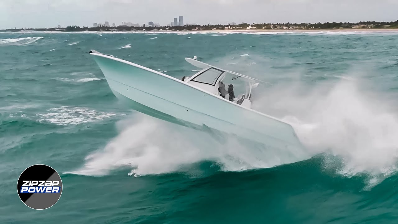 Boaters Run the Gauntlet in Palm Beach!