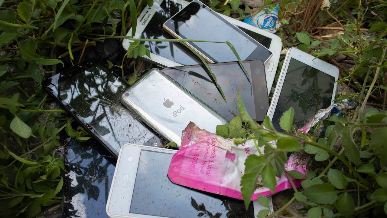 Looking For Old Touch Phone in Trash Forest || Restoration old touch phone