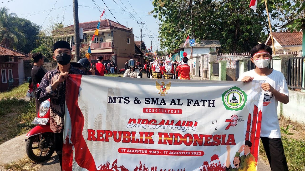 KEMERIAHAN PAWAI KARNAVAL HUT RI KE 78 PONDOK PESANTREN AL FATH