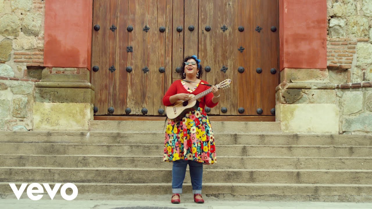 La Santa Cecilia - Estrellita (Official Video)
