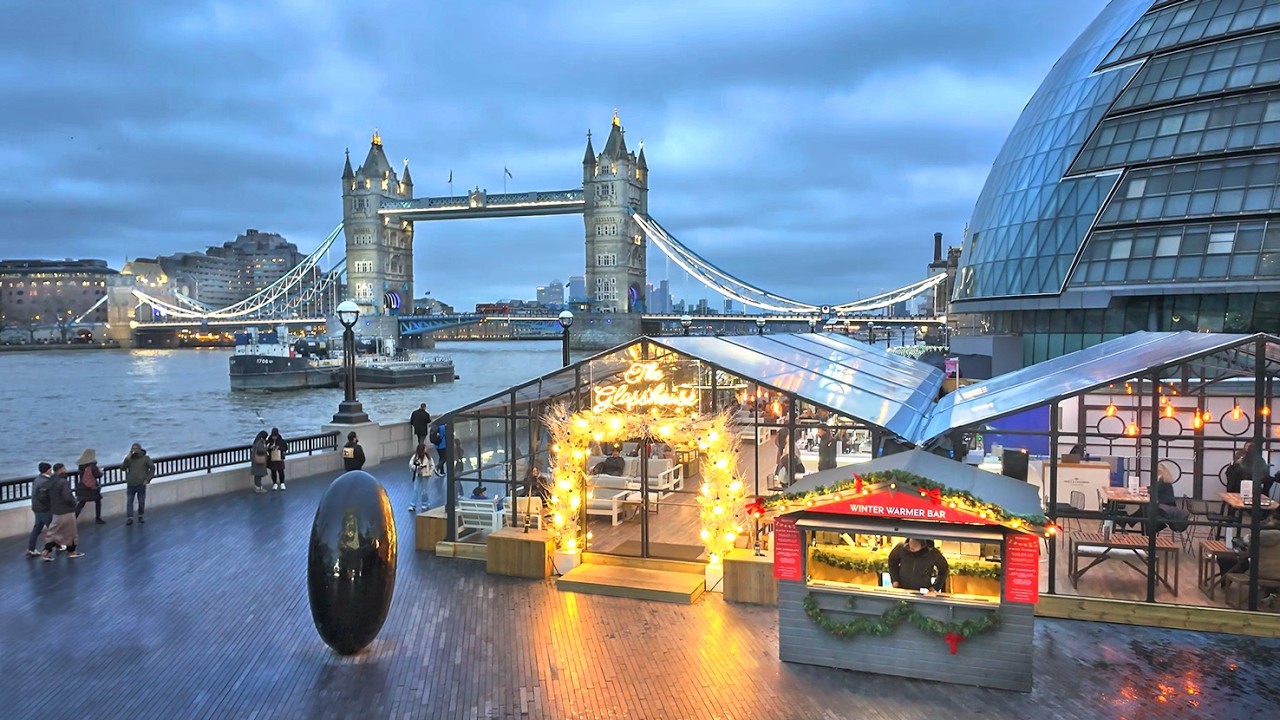 London Winter Walk ✨ Shad Thames, Tower Bridge, St Katharine Docks & Tower of London 🎄 4K HDR
