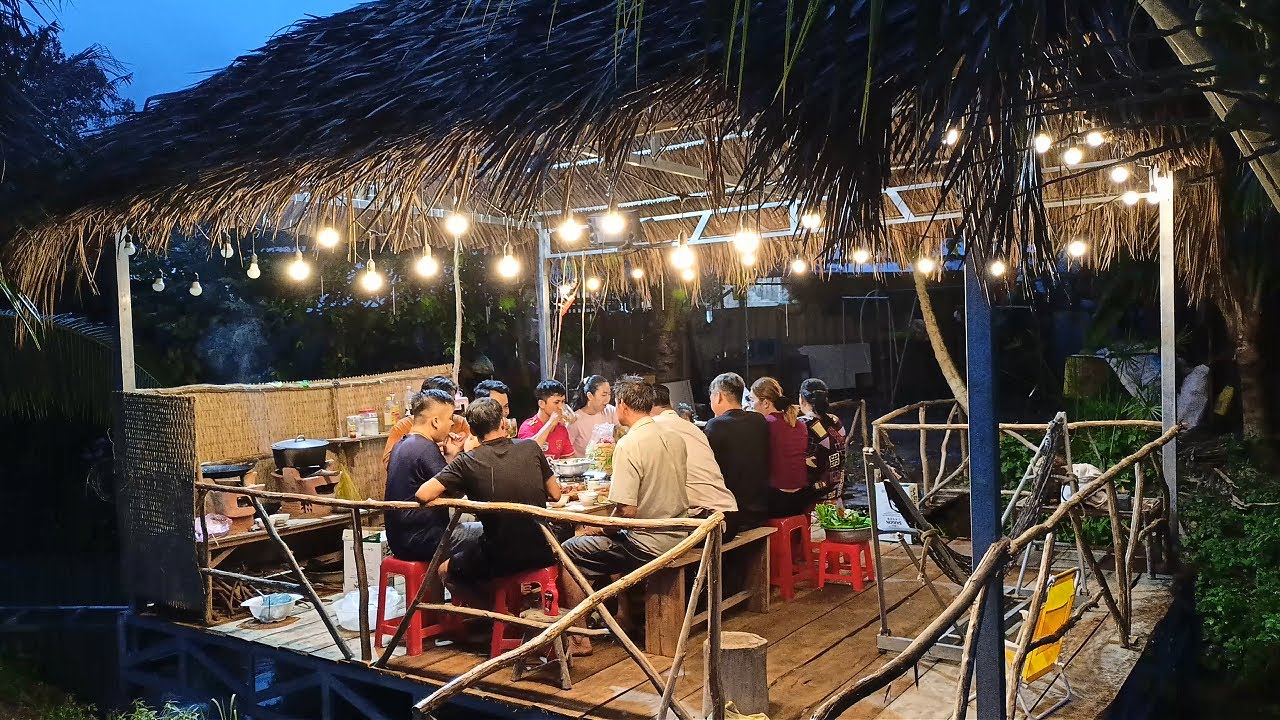 Mừng Sinh Nhật Con Gái Và Trại Mới Hoàn Thành