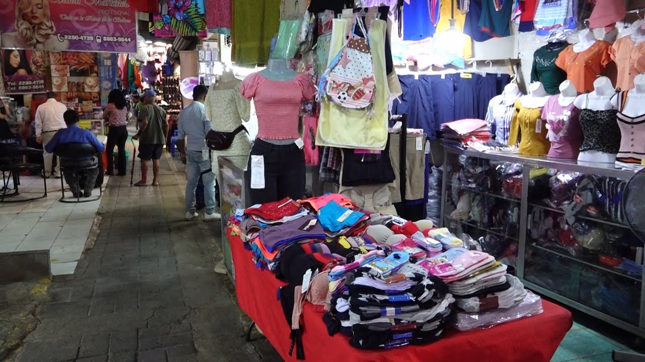 Alcaldesa de Managua visita el mercado Iván Montenegro para monitorear los precios