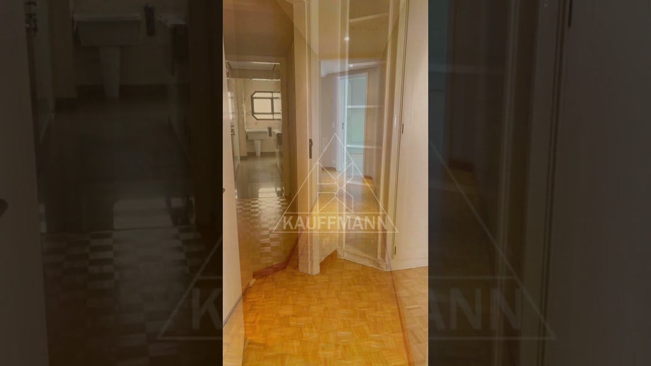 Apartamento &agrave; Venda em Moema - 3 Dormit&oacute;rios (3 Su&iacute;tes), 3 Vagas, 180m&sup2; A.U.