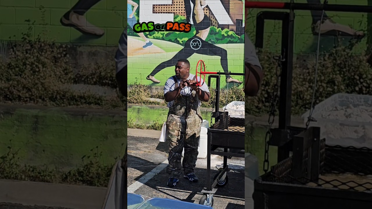 Пробуем лучшую жареную курицу в мире.