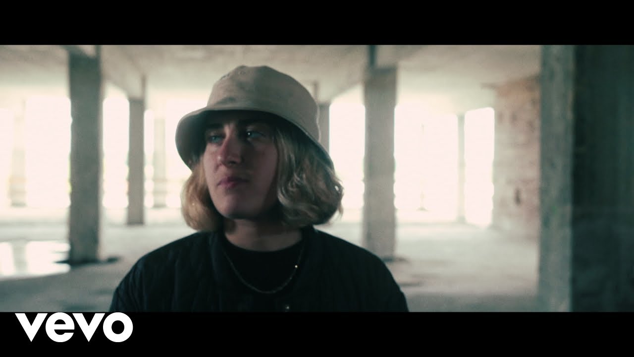 Nella - C'est La Vie ft. Omar