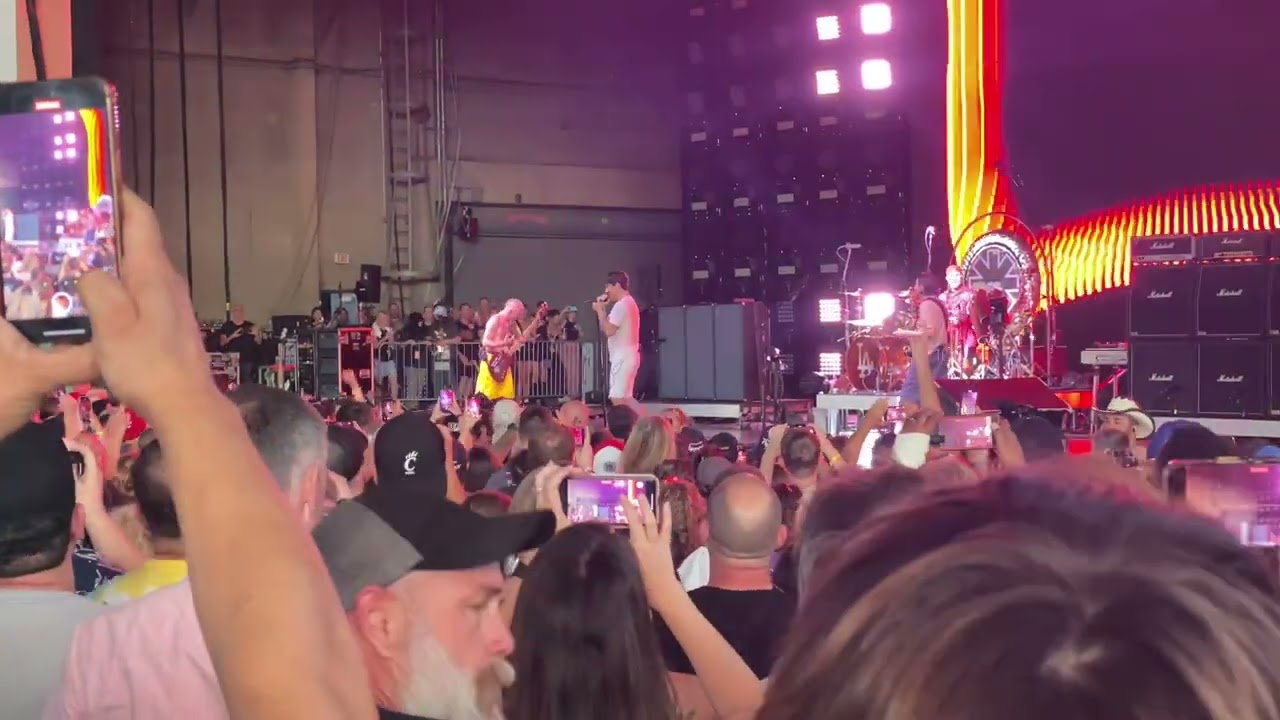 Red Hot Chili Peppers - Intro Jam/Can’t Stop (show open) - Riverbend, Cincinnati - July 5, 2024