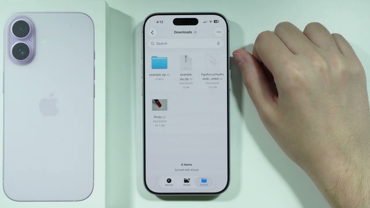 iPhone 17: как удалить загрузки