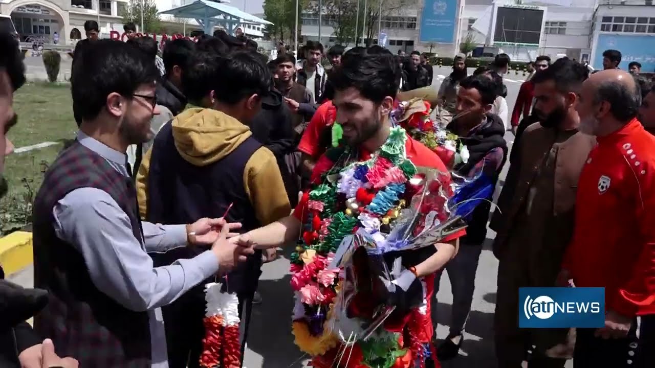 Afghan futsal team received warm welcome at Kabul Airportاستقبال ازتیم فوتسال پس ازصعود به جام جهانی