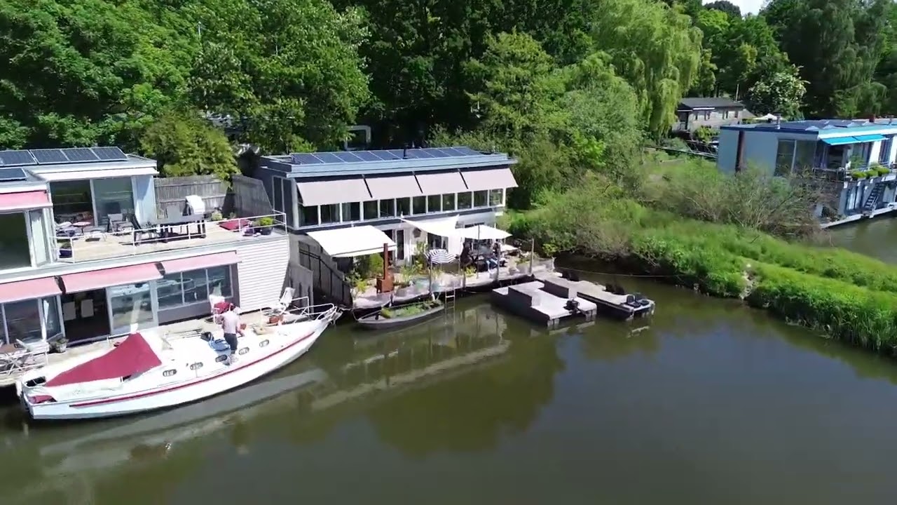 Woonboot in Arnhem - Ontdek de Schoonheid van Meinerswijk, de Rijn en de Stad.
