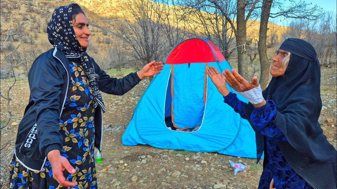 Как бездомная мать спасла пожилую женщину, брошенную своей семьей.