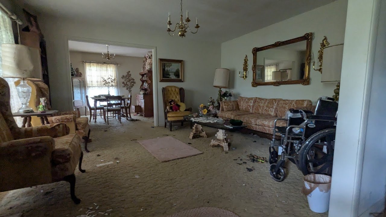 Grandma's ABANDONED House Exactly How She Left It 10 Years Ago (Creepy Dolls & Angels Everywhere!)