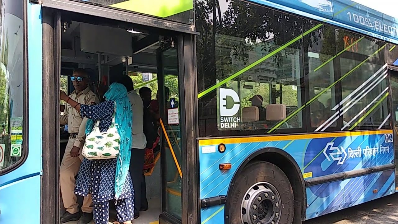 Electric bus in Delhi//kya bus hai //guys dekhiye delhi mai new bus
