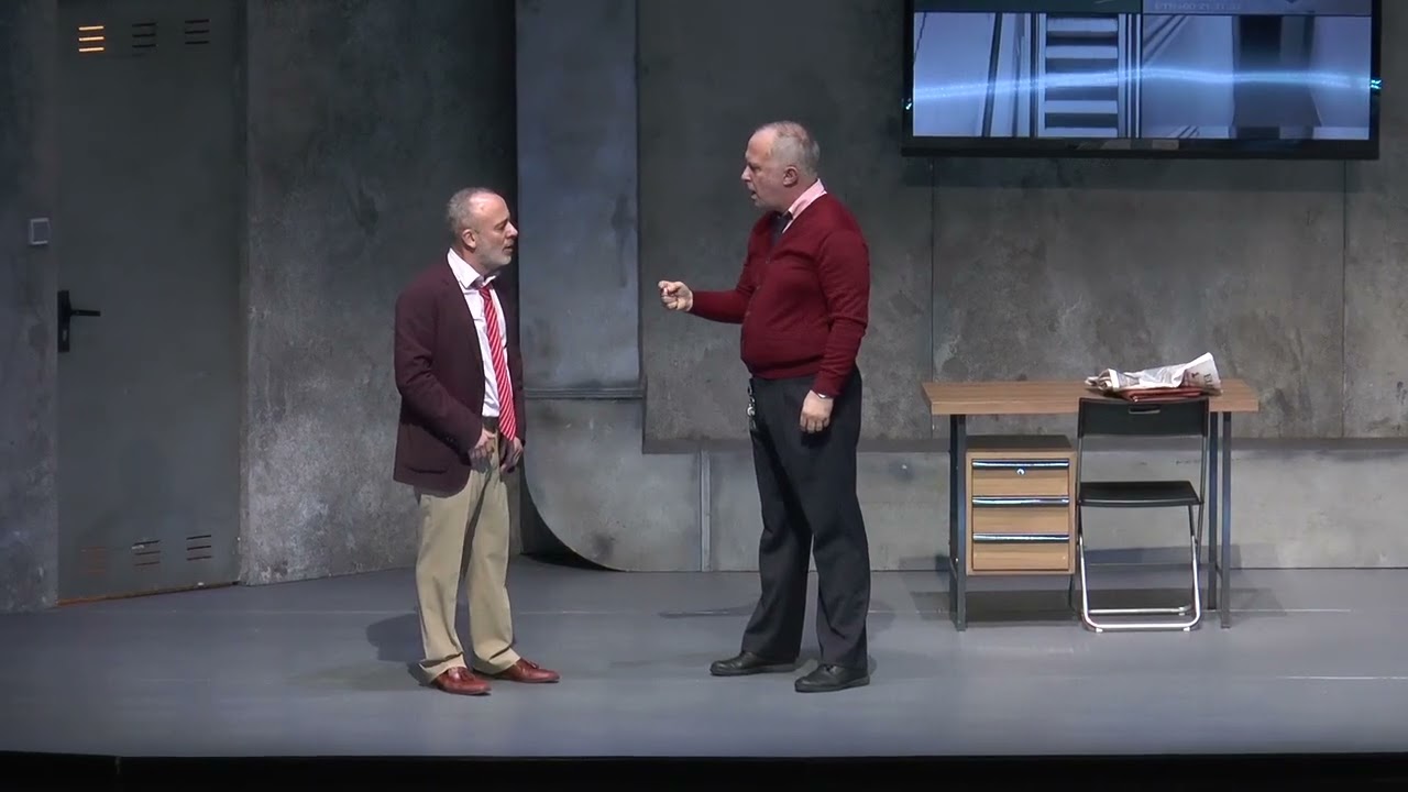 Javier Gutiérrez y Luis Bermejo en la comedia negra ‘El traje’.