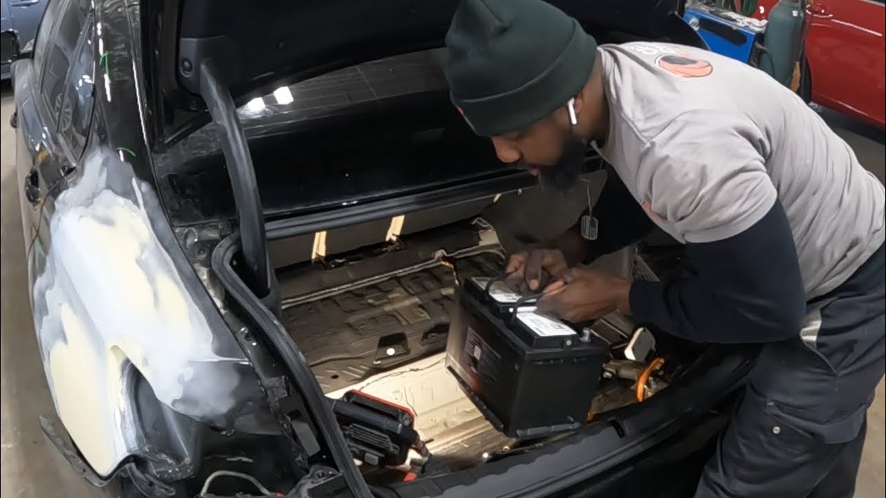 DIY 2022 BMW 330i how to remove and replace the battery yourself/ step by step info