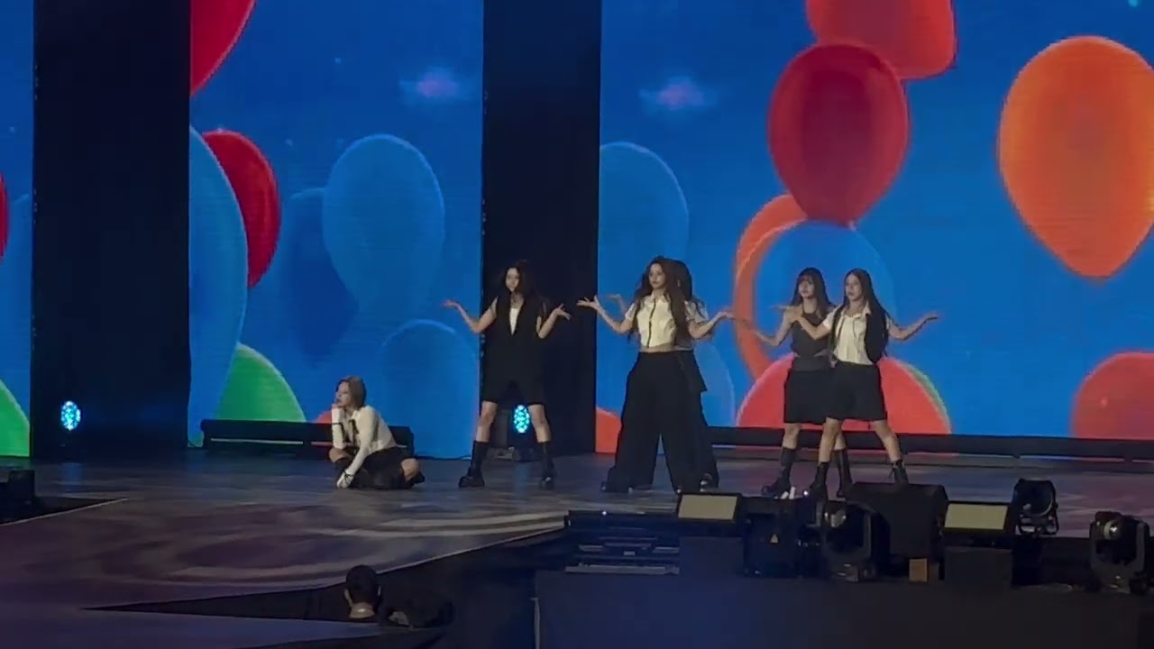 07 Plot twist (cover by NMIXX)