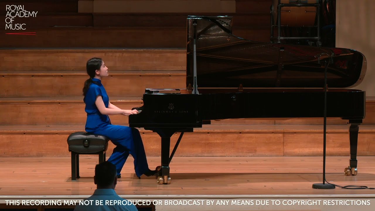 JIALI WANG plays Schoenberg Drei Klavierstücke (