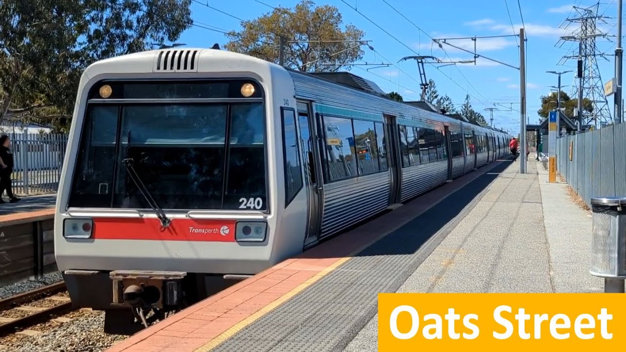 Trains & Buses at Oats Street - Transperth