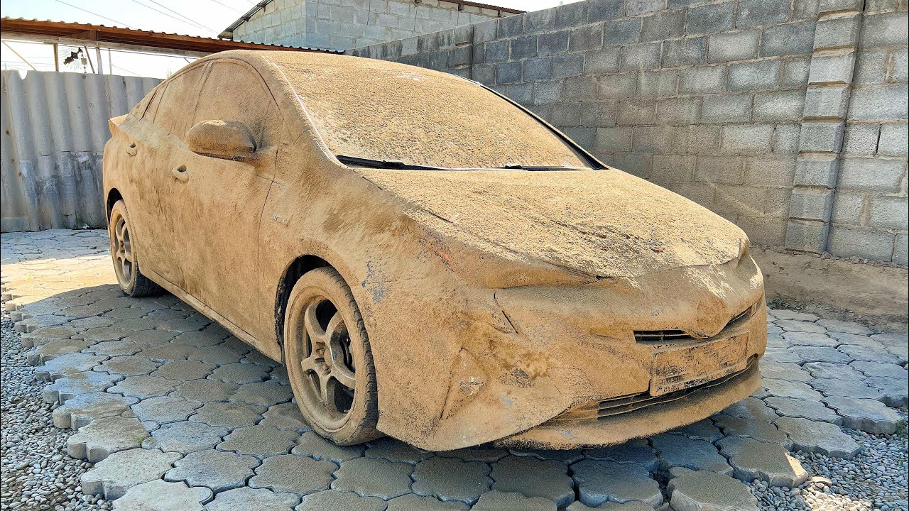 Wash the dirtiest TOYOTA PRIUS HYBRID 2020. Deep exterior detailing car